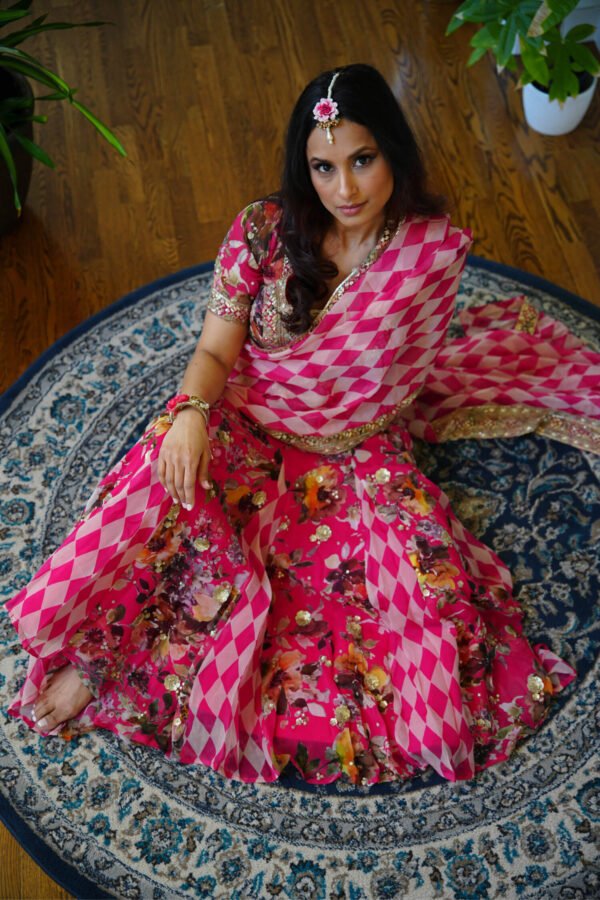 Pink & peach sari lehanga - Image 2